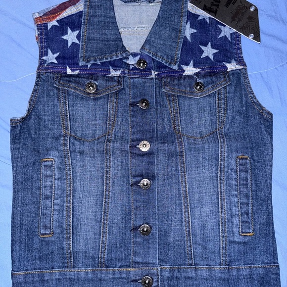 Girls Denim Vest with Star Pattern - Picture 2 of 4
